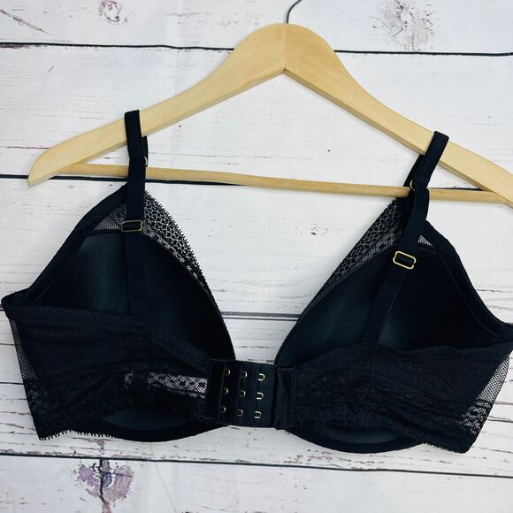 Victoria's Secret Black Incredible Plunge Lace Bra - Picture 7 of 16